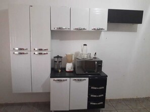Fridge, microwave, oven, stovetop - House for vacation rental (Capitolio)
