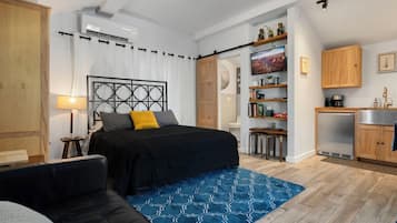 1 habitación, tabla de planchar con plancha, wifi gratis y ropa de cama