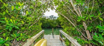 Bamboo Bungalow - Drei Schlafzimmer Haus, Schläft 8