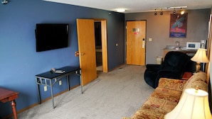 Standaard suite, 1 slaapkamer, niet-roken (Suite 1 - 215) | Een kluis op de kamer, gratis wifi