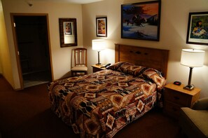 Standard Room, 1 Bedroom, Accessible, Non Smoking (ADA 1st Floor - NorthView Non Smoking) | In-room safe, free WiFi