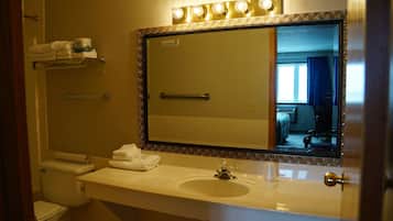 Standard Suite, 1 Bedroom, Non Smoking (Suite 1 - 215) | Bathroom