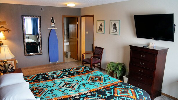 Standaard suite, 1 slaapkamer, niet-roken (Suite 1 - 215) | Een kluis op de kamer, gratis wifi