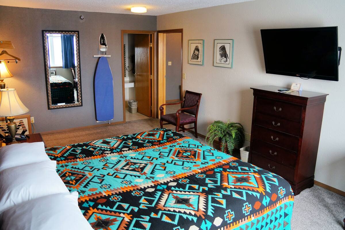 Standaard suite, 1 slaapkamer, niet-roken (Suite 1 - 215) | Een kluis op de kamer, gratis wifi
