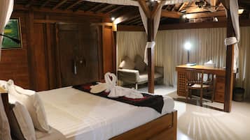 3 bedrooms, in-room safe, desk, iron/ironing board