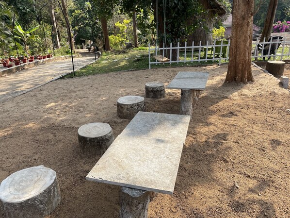 Children’s play area – outdoor