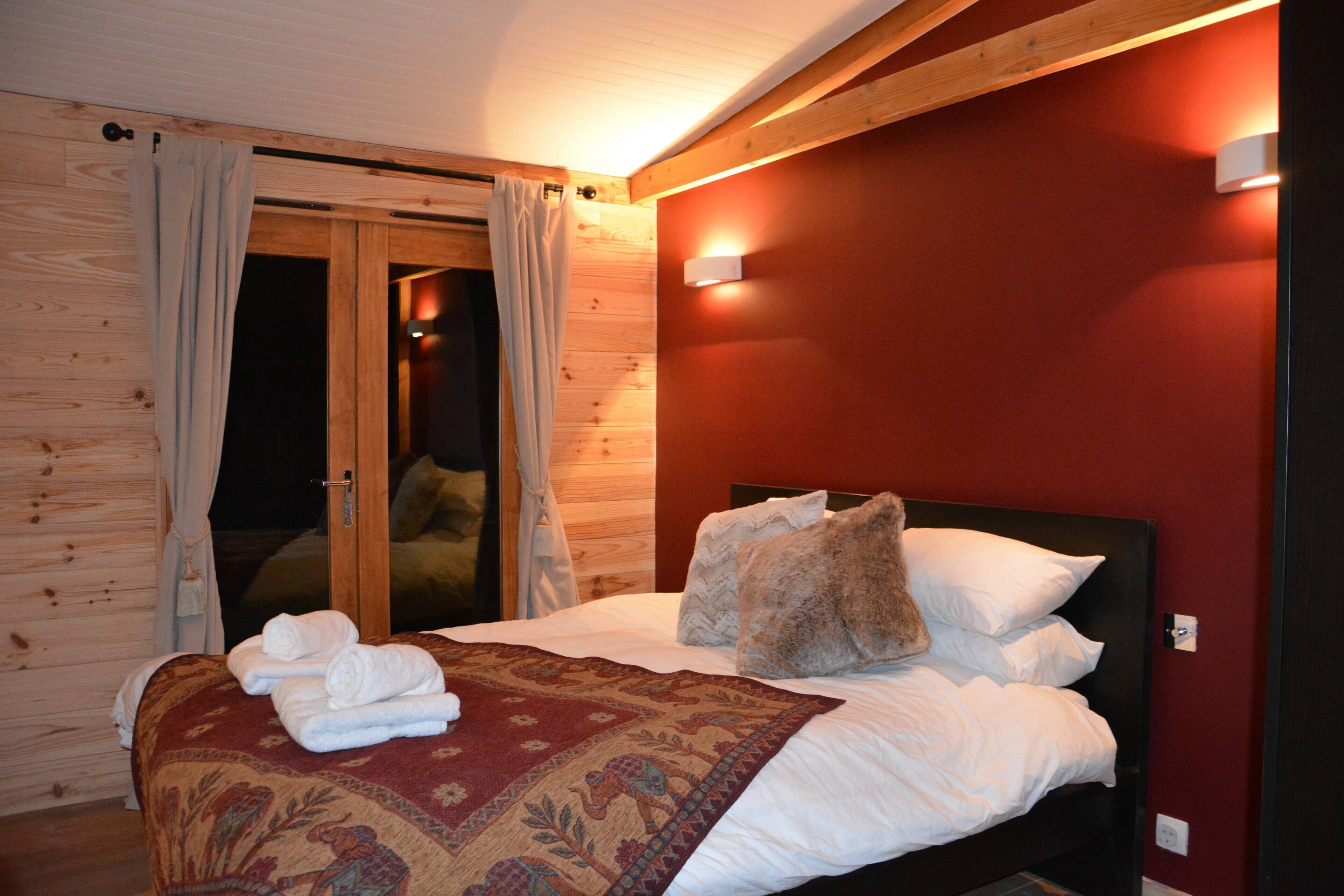 4 chambres, fer et planche à repasser, Wi-Fi gratuit, draps fournis