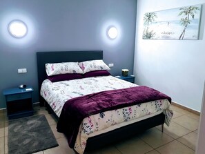 3 chambres, fer et planche à repasser, Wi-Fi, draps fournis