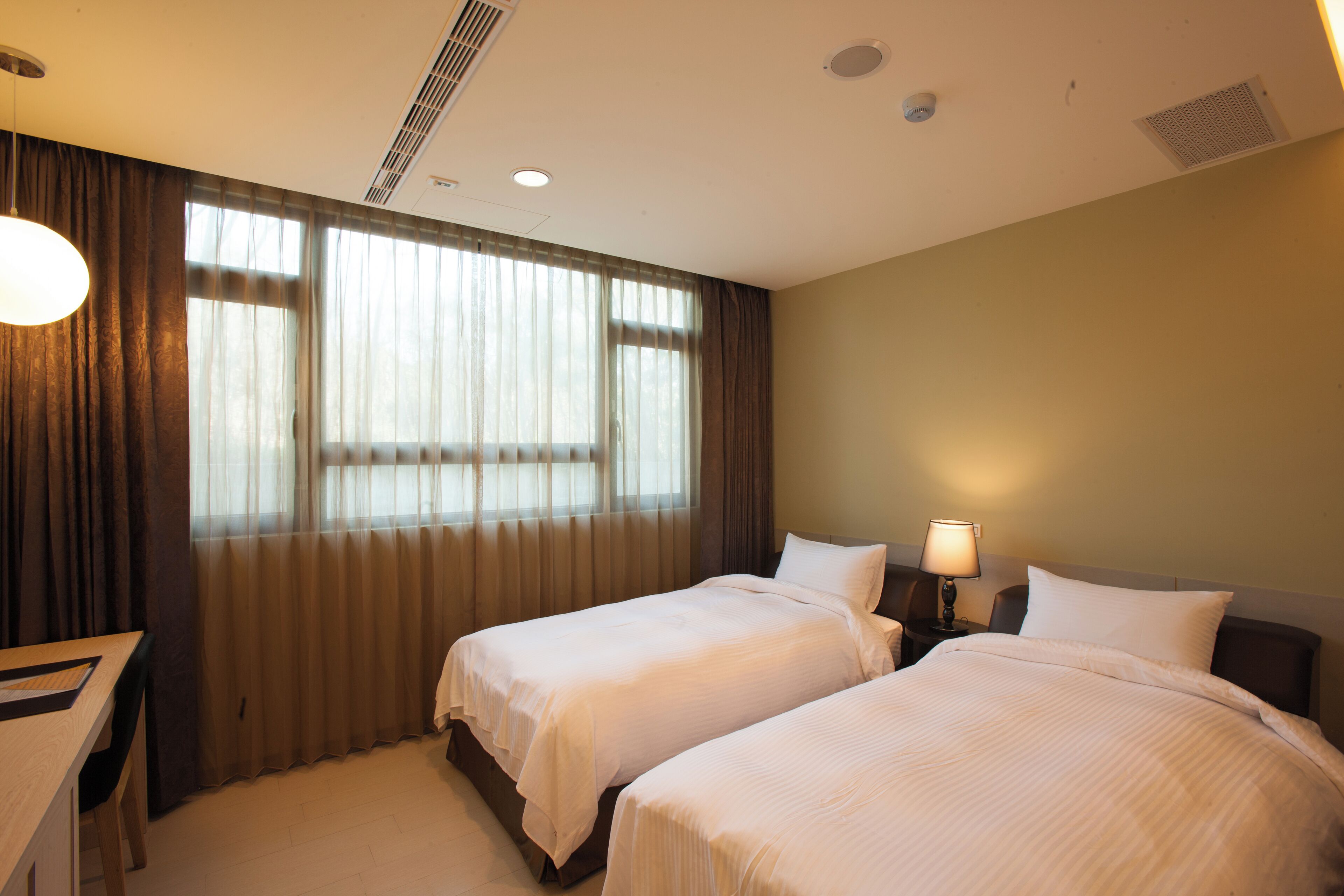 standard twin room, 2 single beds, non smoking | desk, blackout curtains, soundproofing, free wifi