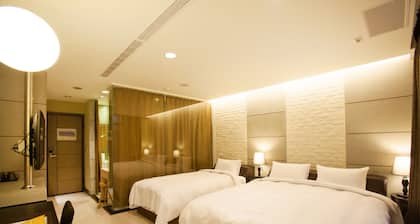 823 Tourist Hotel