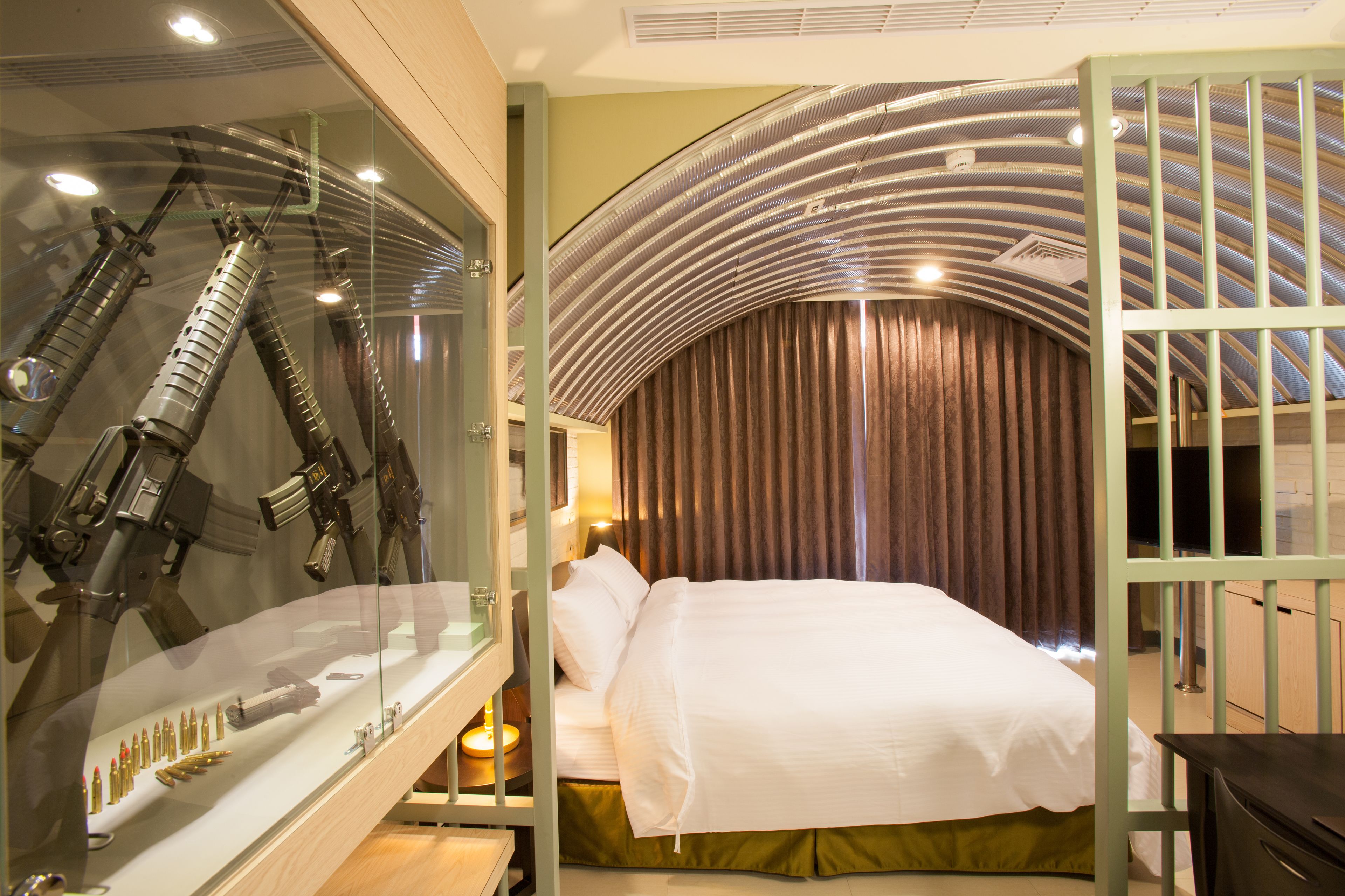 design double room, 1 queen bed, non smoking | desk, blackout curtains, soundproofing, free wifi