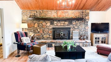 Smart TV, fireplace, DVD player