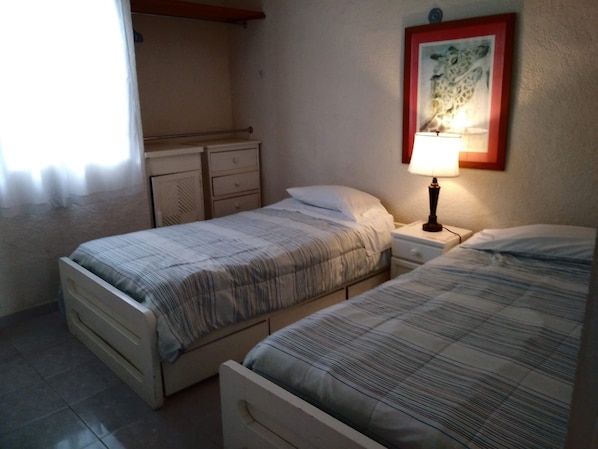 Maison, 2 chambres, non-fumeur | Ameublement unique, fer et planche à repasser, accès au Wi-Fi (inclus)