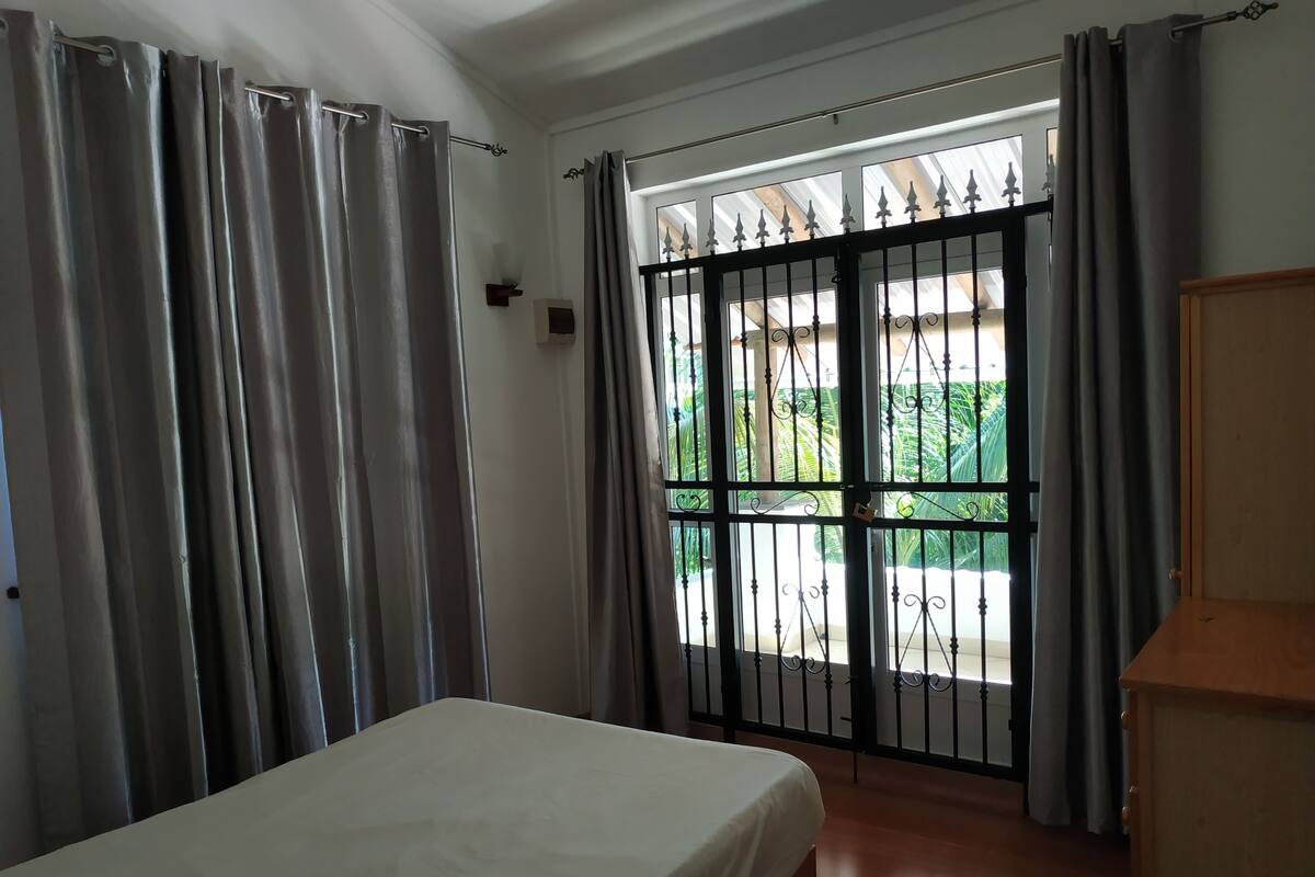Vila, 3 quartos, para não fumantes, vista para o jardim | Cofres nos quartos, escrivaninha, cortinas blackout