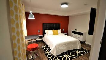 2 habitaciones, escritorio, tabla de planchar con plancha y wifi gratis