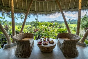 บริเวณนั่งเล่นที่ล็อบบี้