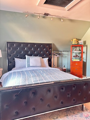 1 bedroom, desk, iron/ironing board, free WiFi