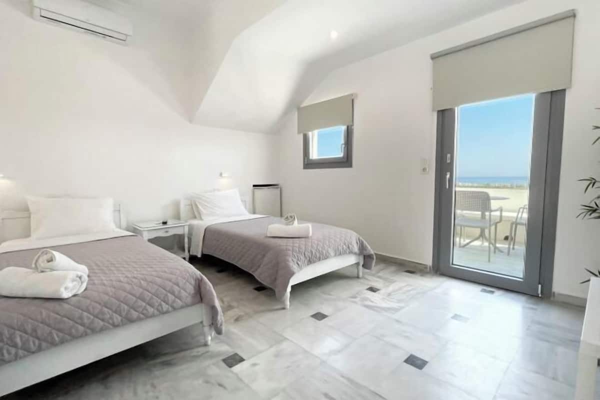 2 bedrooms, hypo-allergenic bedding, in-room safe