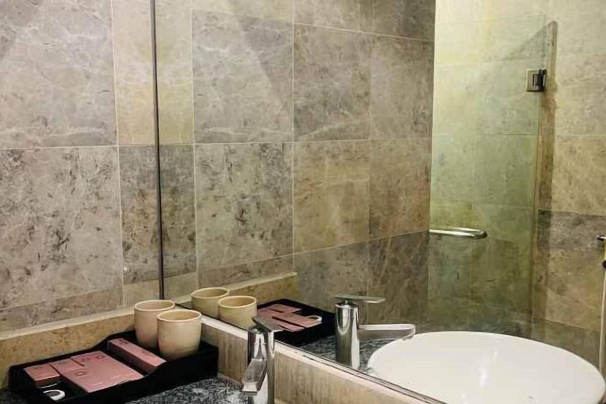 Bathroom | Free toiletries, hair dryer, slippers, bidet