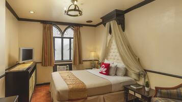 Deluxe Double Room, 1 Queen Bed | In-room safe, desk, rollaway beds, free WiFi
