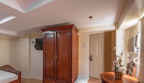 Habitación Deluxe doble | Escritorio, wifi gratis, ropa de cama