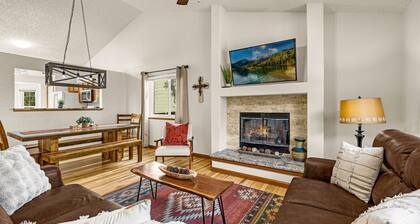 Large 6 Bdrm Family Home near Park & YMCA Rec Center