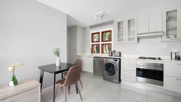 Vila Superior, 1 Tempat Tidur Double, Bebas Asap Rokok | Dapur pribadi | Lemari es besar, microwave, oven, dan kompor