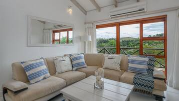 Superior-Villa, Mehrere Betten, Nichtraucher | Wohnbereich