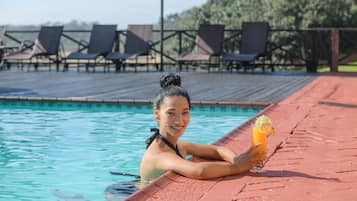 2 Außenpools, Liegestühle