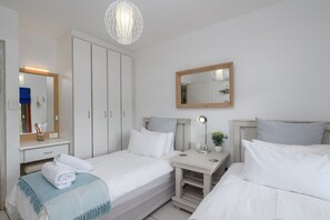 Villa – superior, flere senger, ikke-røyk | 4 soverom, safe på rommet, strykejern/-brett og barnesenger