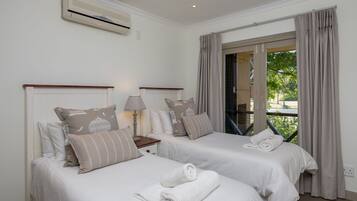 Villa Deluxe - 4 sovrum - icke-rökare | 4 sovrum, vÀrdeförvaringsskÄp pÄ rummet och strykjÀrn/strykbrÀda