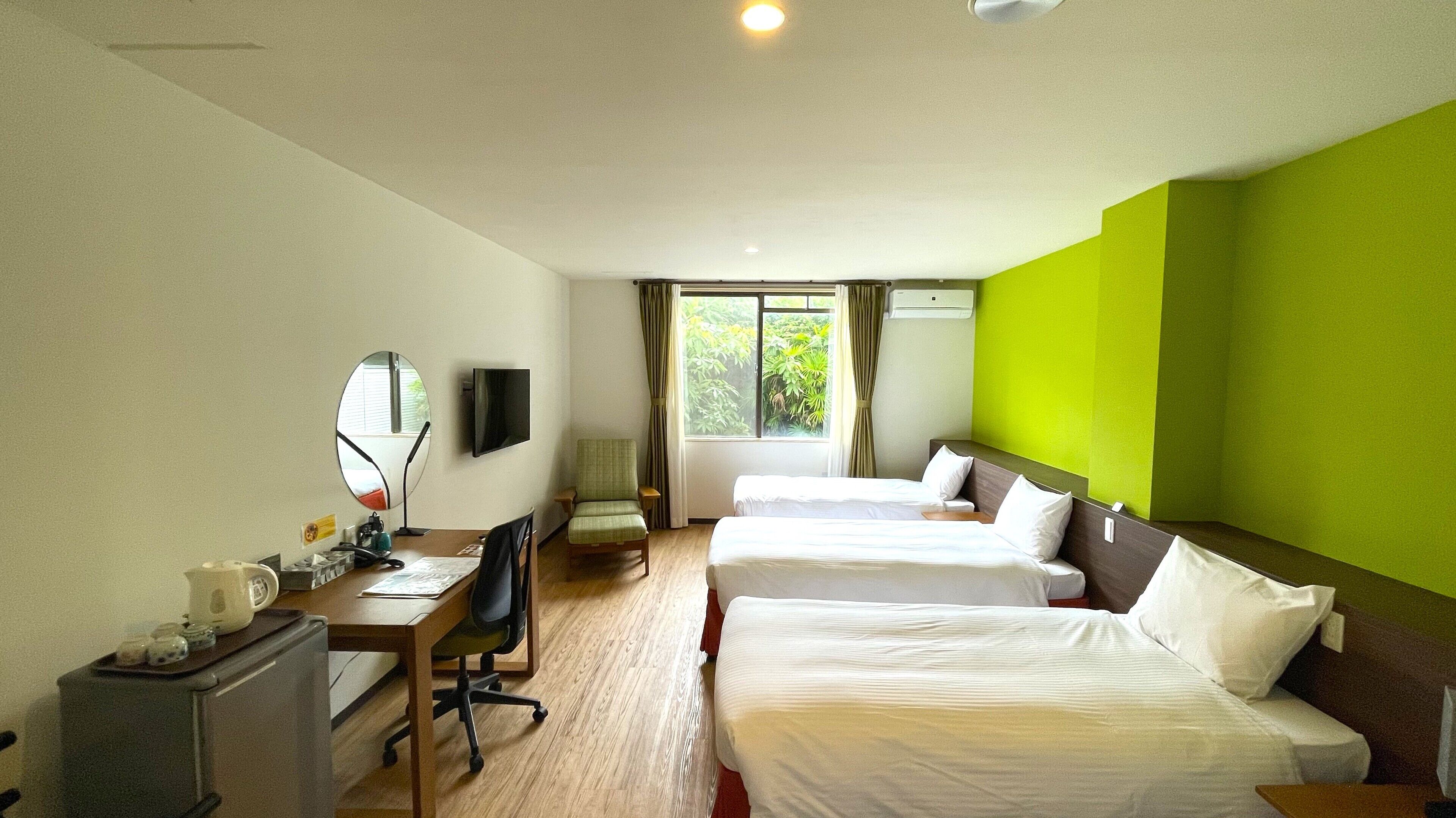 standard room, non smoking | individually decorated, desk, laptop workspace, soundproofing