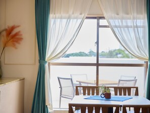 Habitación familiar, no fumadores | Decoración individual, escritorio, espacio para trabajar con un portátil