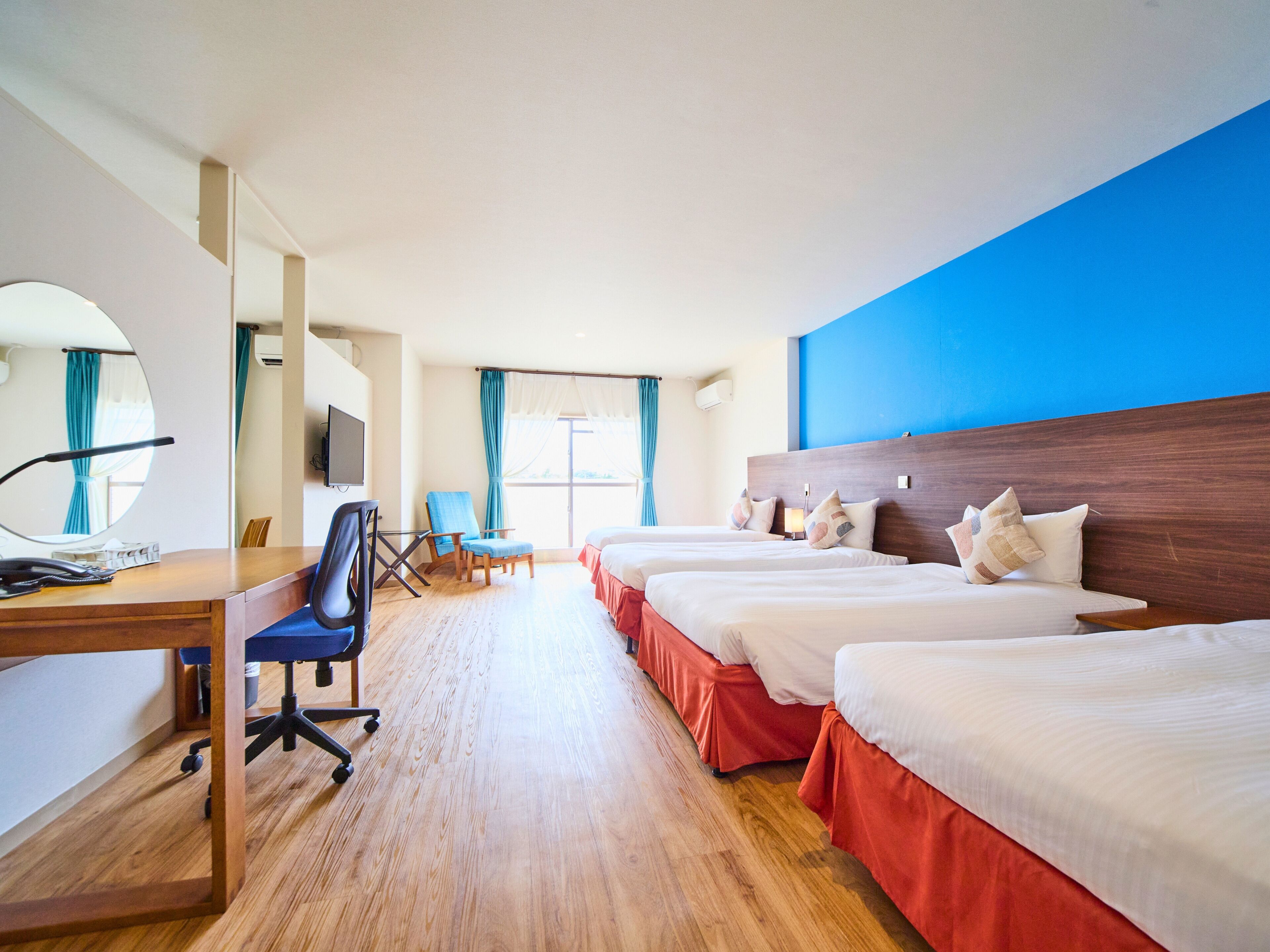 Zimmer, Nichtraucher (Suite) | Individuell dekoriert, Schreibtisch, laptopgeeigneter Arbeitsplatz