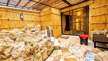 Japanese-style Quadruple Room | Bathroom