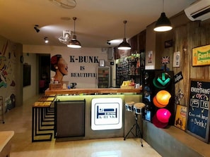 Bar (on property) - K-Bunk Hostel (Krabi)
