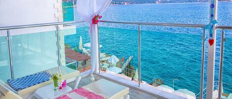 Deluxe Room, Sea View | Terrace/patio