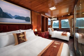 Deluxe Family Room, Sea View | Premium bedding, blackout drapes, soundproofing, free WiFi - Cozy Bay Classic Cruise (Ha Long)