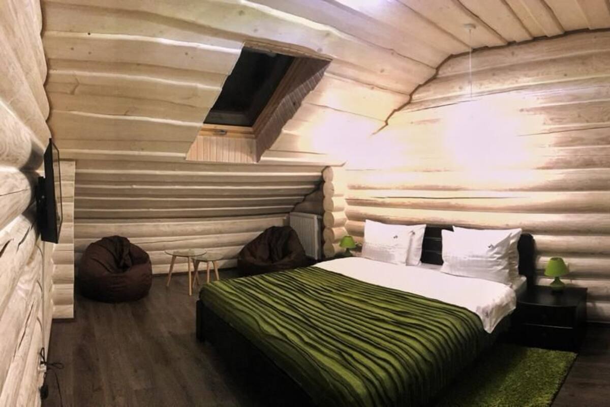 Ropa de cama de alta calidad y minibar 