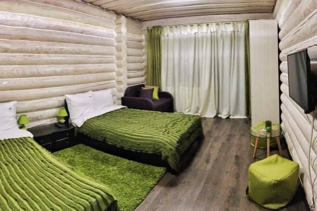 Ropa de cama de alta calidad y minibar 