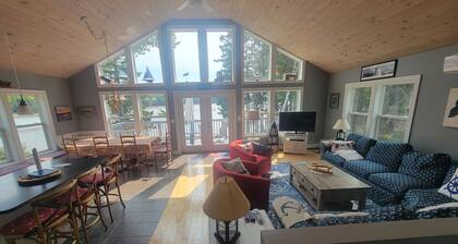 Grand Marsh Bay most private waterfront home. Protected habitat - Kayaks Incl