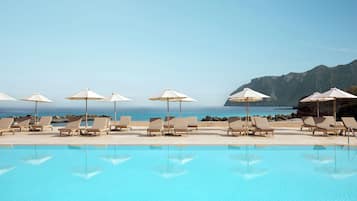 2 piscinas al aire libre, sombrillas, tumbonas