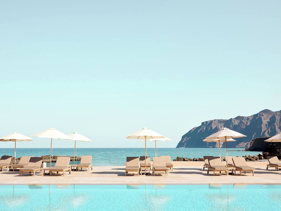 2 piscinas al aire libre, sombrillas, sillones reclinables de piscina