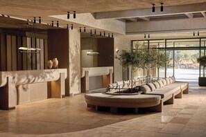 ฝ่ายต้อนรับ