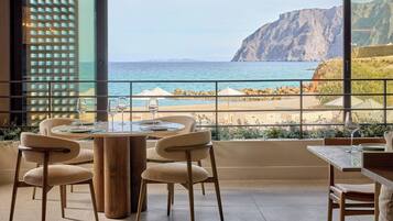 5 restaurants, serveren ontbijt, lunch, diner, Italiaanse gerechten