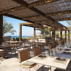 5 restaurants, breakfast, lunch, dinner served; Italian cuisine 