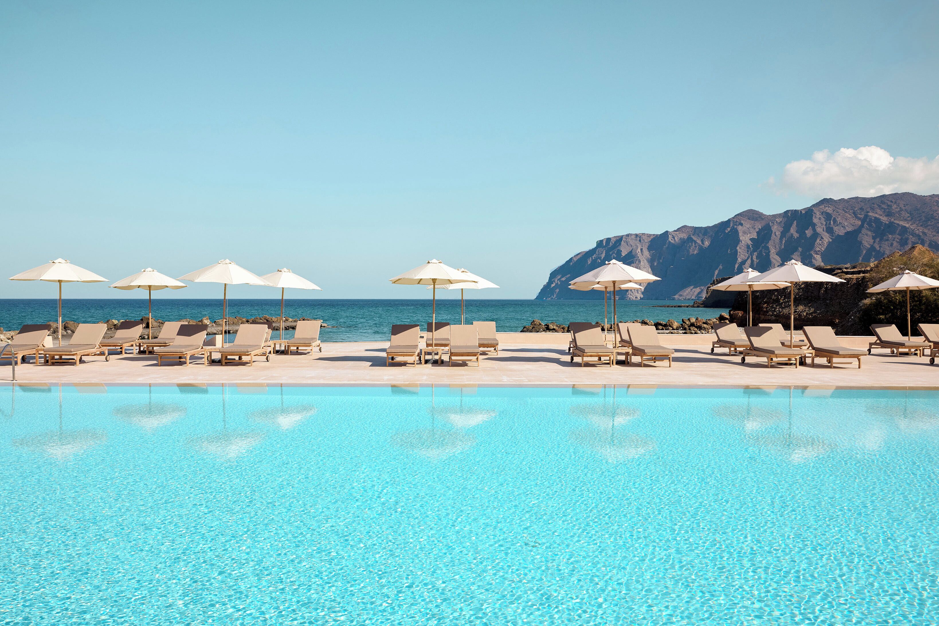 2 piscinas al aire libre, sombrillas, tumbonas