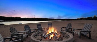 Beach House 1-Lakefront Home w/ Views & Beach