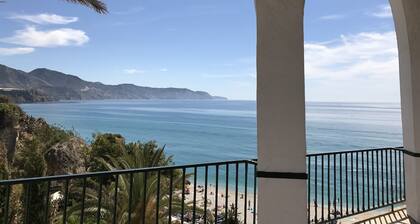 Large villa, pool, wifi free, Air C, pool, barbecue, tennis table, up to 16, near Beac