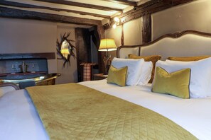 Exclusive Double Room, Ensuite ( Room 1, No 7even ) | Premium bedding, memory-foam beds, individually decorated - The Kingsbury at No7 & No8 (Marlborough)